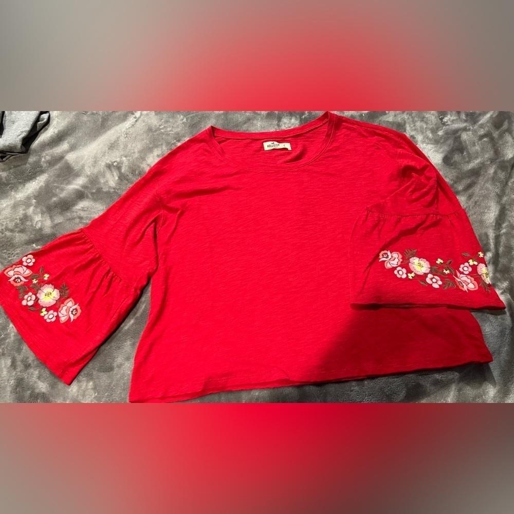HOLLISTER floral embroidered bell sleeve top S